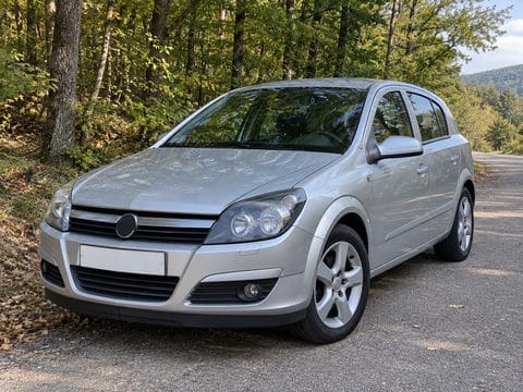 Примерна снимка: сребрист Opel Astra H