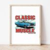 Картина със синьо мускул кар купе и надпис CLASSIC MUSCLE в светла дървена рамка, облегната на бяла стена върху паркет
