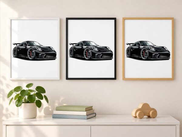 Същият постер с Porsche 911 GT3 в бяла, черна и дървена рамка на стена в стая Същият постер с Porsche 911 GT3 в бяла, черна и дървена рамка на стена в стая